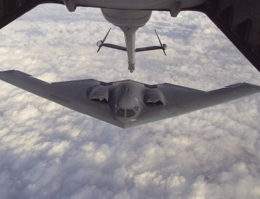 Τι χρειάζεται για να πετάξεις ένα stealth βομβαρδιστικό B-2 (βίντεο)